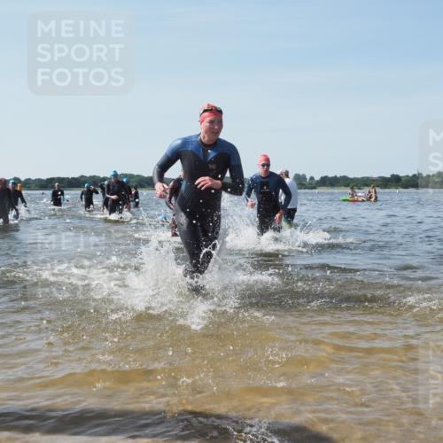 22.06.2025 - Viking Triathlon KatJ http://msf.ph/oto/8097520 22.06.2025 10:31:41 Schwimmen 98, 99, 124, 125, 137, 158, 189, 224, 340, 350, 507, 555, 613, 648 meine-sportfotos.de