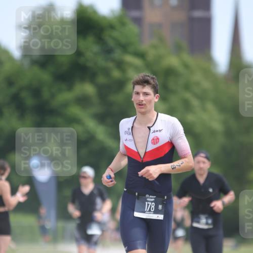 22.06.2025 - Viking Triathlon H.Heesch http://msf.ph/oto/8097563 22.06.2025 13:13:26 Laufen 38, 100, 178 meine-sportfotos.de