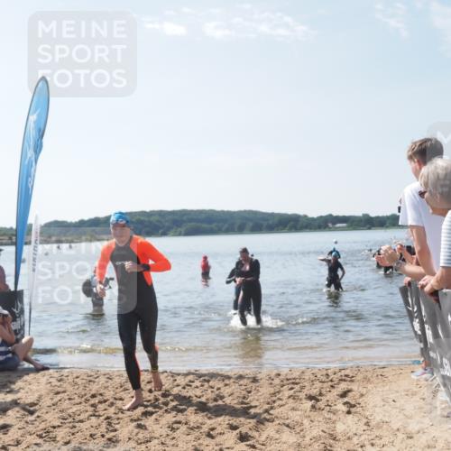 22.06.2025 - Viking Triathlon MichiJ http://msf.ph/oto/8097566 22.06.2025 10:42:38 Schwimmen 55, 171, 240, 318, 369, 427, 441, 624 meine-sportfotos.de