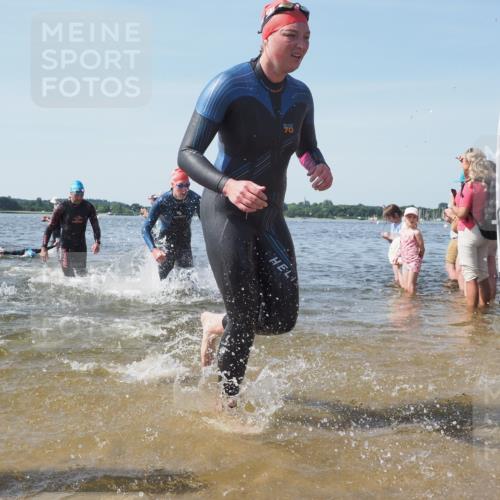 22.06.2025 - Viking Triathlon KatJ http://msf.ph/oto/8097580 22.06.2025 10:31:41 Schwimmen 98, 99, 124, 125, 137, 158, 189, 224, 340, 350, 507, 555, 613, 648 meine-sportfotos.de