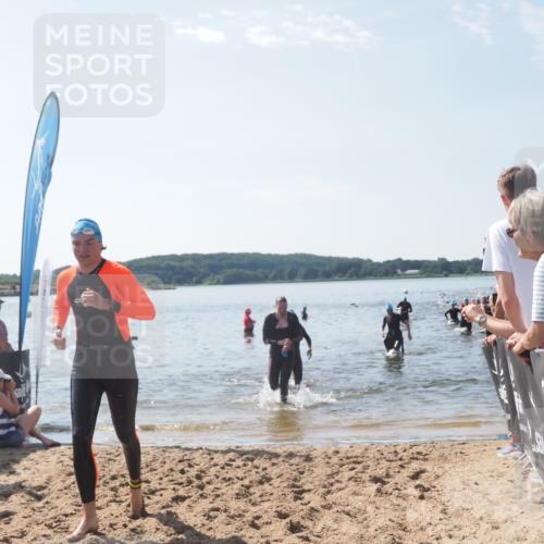 22.06.2025 - Viking Triathlon MichiJ http://msf.ph/oto/8097588 22.06.2025 10:42:39 Schwimmen 55, 171, 240, 318, 369, 427, 441, 624 meine-sportfotos.de
