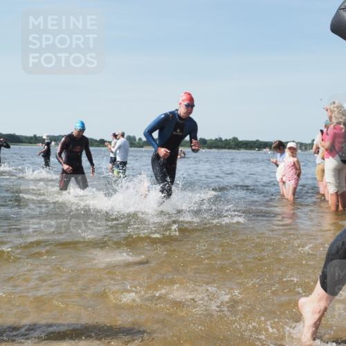 22.06.2025 - Viking Triathlon KatJ http://msf.ph/oto/8097596 22.06.2025 10:31:42 Schwimmen 98, 99, 124, 125, 137, 158, 189, 224, 340, 350, 507, 555, 613, 648 meine-sportfotos.de