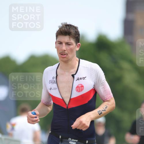 22.06.2025 - Viking Triathlon H.Heesch http://msf.ph/oto/8097631 22.06.2025 13:13:28 Laufen 38, 100, 178 meine-sportfotos.de