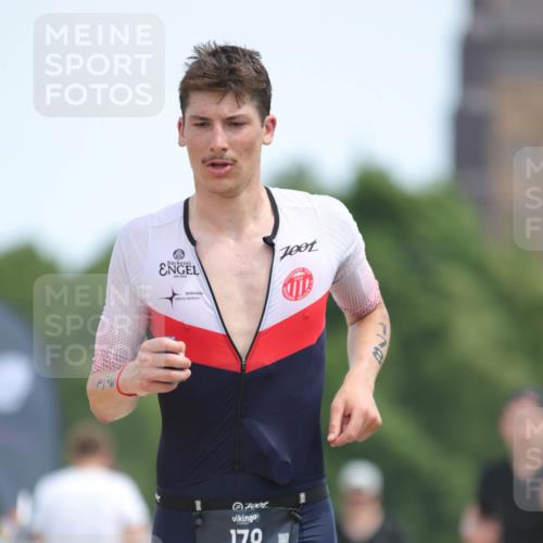 22.06.2025 - Viking Triathlon H.Heesch http://msf.ph/oto/8097642 22.06.2025 13:13:28 Laufen 38, 100, 178 meine-sportfotos.de