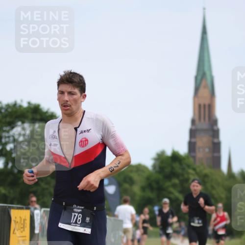 22.06.2025 - Viking Triathlon H.Heesch http://msf.ph/oto/8097668 22.06.2025 13:13:30 Laufen 38, 100, 178, 642 meine-sportfotos.de