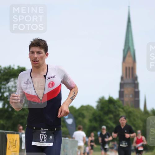 22.06.2025 - Viking Triathlon H.Heesch http://msf.ph/oto/8097672 22.06.2025 13:13:30 Laufen 38, 100, 178, 642 meine-sportfotos.de