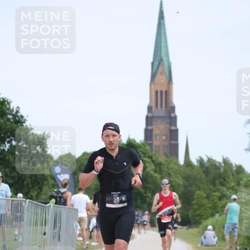 22.06.2025 - Viking Triathlon H.Heesch http://msf.ph/oto/8097718 22.06.2025 13:13:32 Laufen 38, 100, 178, 461, 642 meine-sportfotos.de