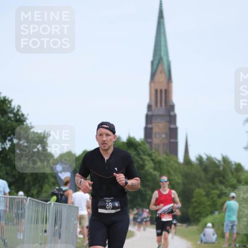22.06.2025 - Viking Triathlon H.Heesch http://msf.ph/oto/8097737 22.06.2025 13:13:32 Laufen 38, 100, 178, 461, 642 meine-sportfotos.de