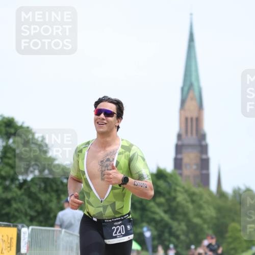 22.06.2025 - Viking Triathlon H.Heesch http://msf.ph/oto/8097848 22.06.2025 13:29:37 Laufen 220, 324, 370, 381 meine-sportfotos.de