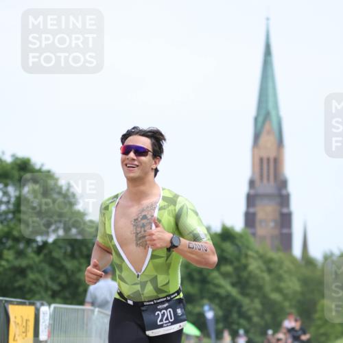 22.06.2025 - Viking Triathlon H.Heesch http://msf.ph/oto/8097857 22.06.2025 13:29:37 Laufen 220, 324, 370, 381 meine-sportfotos.de