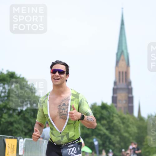 22.06.2025 - Viking Triathlon H.Heesch http://msf.ph/oto/8097865 22.06.2025 13:29:37 Laufen 220, 324, 370, 381 meine-sportfotos.de
