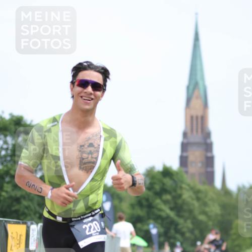 22.06.2025 - Viking Triathlon H.Heesch http://msf.ph/oto/8097885 22.06.2025 13:29:37 Laufen 220, 324, 370, 381 meine-sportfotos.de