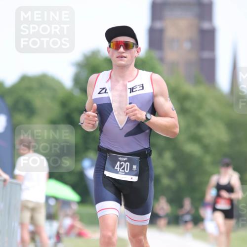 22.06.2025 - Viking Triathlon H.Heesch http://msf.ph/oto/8097950 22.06.2025 13:29:50 Laufen 211, 420 meine-sportfotos.de