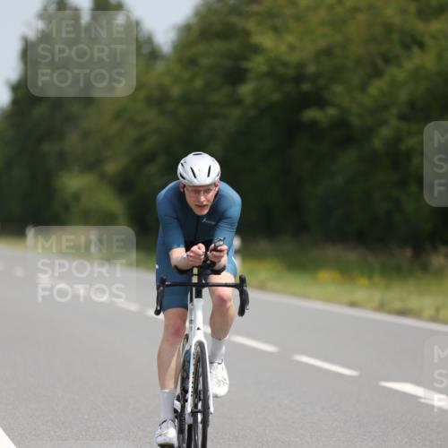 22.06.2025 - Viking Triathlon Yannick Fuchs http://msf.ph/oto/8097977 22.06.2025 12:00:39 Radfahren 98, 305, 439, 457, 520 meine-sportfotos.de