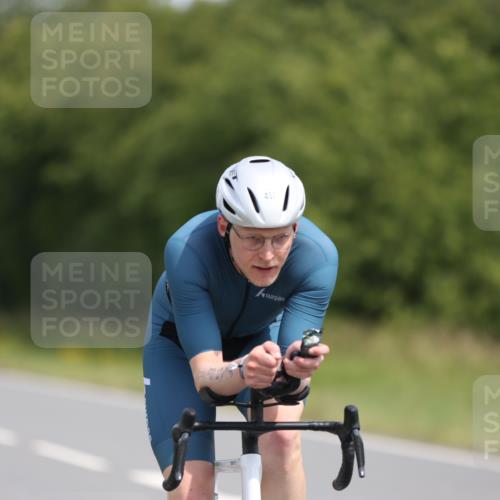 22.06.2025 - Viking Triathlon Yannick Fuchs http://msf.ph/oto/8097998 22.06.2025 12:00:39 Radfahren 98, 305, 439, 457, 520 meine-sportfotos.de