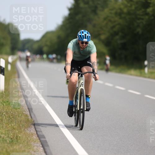 22.06.2025 - Viking Triathlon Yannick Fuchs http://msf.ph/oto/8098022 22.06.2025 12:00:41 Radfahren 98, 305, 438, 439, 457, 520 meine-sportfotos.de