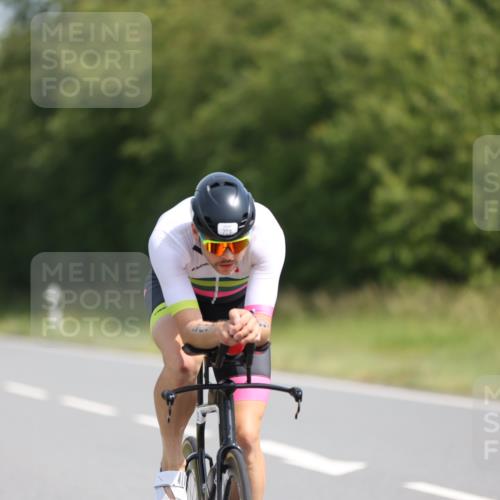 22.06.2025 - Viking Triathlon Yannick Fuchs http://msf.ph/oto/8098024 22.06.2025 11:22:46 Radfahren 2, 40, 134, 209, 312, 316, 430, 506, 542, 610 meine-sportfotos.de
