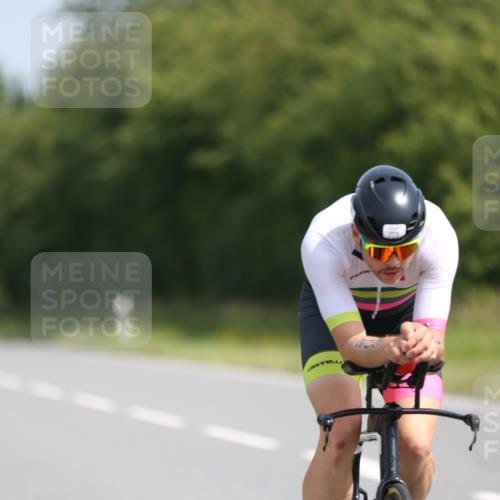 22.06.2025 - Viking Triathlon Yannick Fuchs http://msf.ph/oto/8098032 22.06.2025 11:22:46 Radfahren 2, 40, 134, 209, 312, 316, 430, 506, 542, 610 meine-sportfotos.de