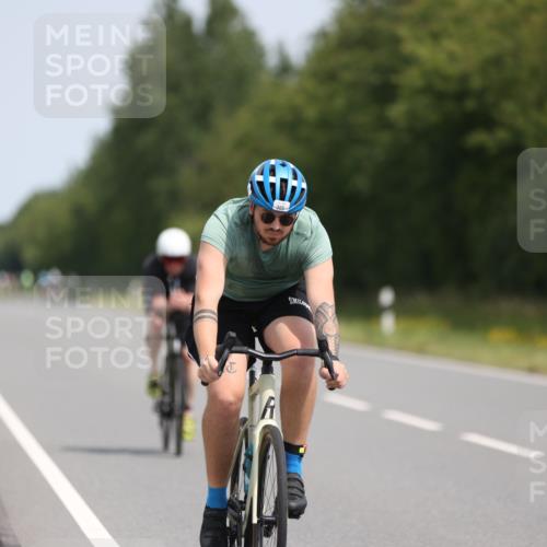 22.06.2025 - Viking Triathlon Yannick Fuchs http://msf.ph/oto/8098065 22.06.2025 12:00:42 Radfahren 98, 276, 305, 438, 439, 457 meine-sportfotos.de