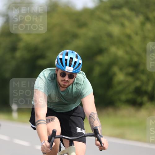 22.06.2025 - Viking Triathlon Yannick Fuchs http://msf.ph/oto/8098101 22.06.2025 12:00:43 Radfahren 98, 276, 305, 438, 439, 457 meine-sportfotos.de