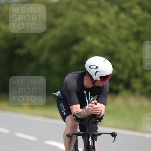 22.06.2025 - Viking Triathlon Yannick Fuchs http://msf.ph/oto/8098136 22.06.2025 12:00:44 Radfahren 98, 276, 305, 438, 439 meine-sportfotos.de