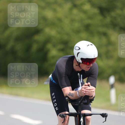22.06.2025 - Viking Triathlon Yannick Fuchs http://msf.ph/oto/8098142 22.06.2025 12:00:44 Radfahren 98, 276, 305, 438, 439 meine-sportfotos.de