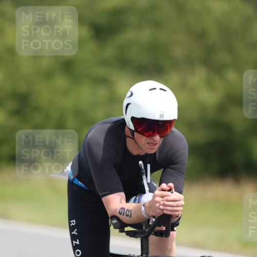 22.06.2025 - Viking Triathlon Yannick Fuchs http://msf.ph/oto/8098150 22.06.2025 12:00:44 Radfahren 98, 276, 305, 438, 439 meine-sportfotos.de