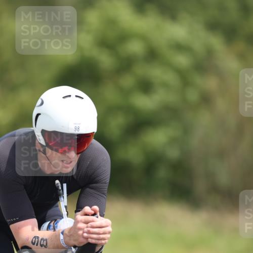 22.06.2025 - Viking Triathlon Yannick Fuchs http://msf.ph/oto/8098158 22.06.2025 12:00:44 Radfahren 98, 276, 305, 438, 439 meine-sportfotos.de