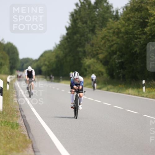 22.06.2025 - Viking Triathlon Yannick Fuchs http://msf.ph/oto/8098248 22.06.2025 12:01:11 Radfahren 63, 246, 467, 491, 551 meine-sportfotos.de
