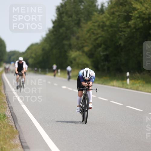 22.06.2025 - Viking Triathlon Yannick Fuchs http://msf.ph/oto/8098264 22.06.2025 12:01:13 Radfahren 63, 246, 406, 467, 491, 551 meine-sportfotos.de