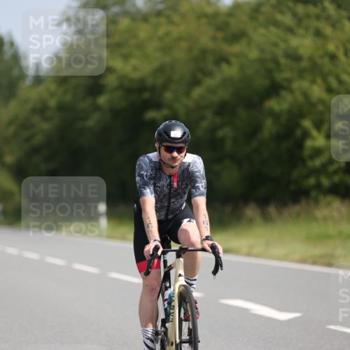 22.06.2025 - Viking Triathlon Yannick Fuchs http://msf.ph/oto/8098370 22.06.2025 11:23:00 Radfahren 20, 46, 81, 88, 161, 232, 265, 456, 532, 552 meine-sportfotos.de