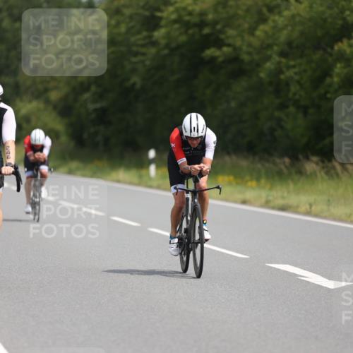 22.06.2025 - Viking Triathlon Yannick Fuchs http://msf.ph/oto/8098383 22.06.2025 12:01:18 Radfahren 63, 246, 406, 467, 491, 551 meine-sportfotos.de