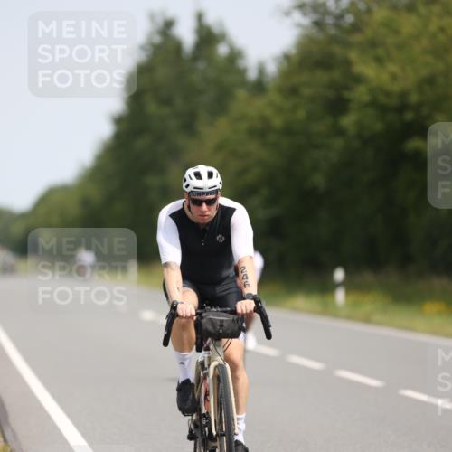 22.06.2025 - Viking Triathlon Yannick Fuchs http://msf.ph/oto/8098394 22.06.2025 12:01:18 Radfahren 63, 246, 406, 467, 491, 551 meine-sportfotos.de