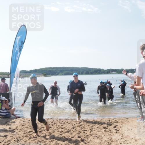 22.06.2025 - Viking Triathlon MichiJ http://msf.ph/oto/8098395 22.06.2025 10:43:18 Schwimmen 31, 109, 110, 115, 167, 257, 328, 358, 483, 489 meine-sportfotos.de