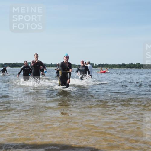 22.06.2025 - Viking Triathlon KatJ http://msf.ph/oto/8098396 22.06.2025 10:32:00 Schwimmen 63, 87, 124, 125, 193, 207, 226, 271, 435, 449, 464, 488, 507, 658 meine-sportfotos.de