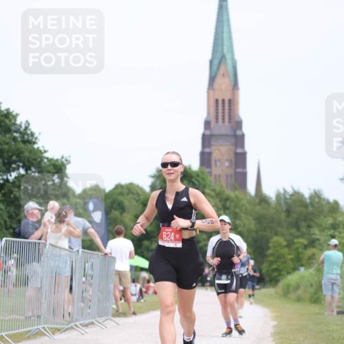 22.06.2025 - Viking Triathlon H.Heesch http://msf.ph/oto/8098399 22.06.2025 13:30:25 Laufen 58, 86, 624 meine-sportfotos.de