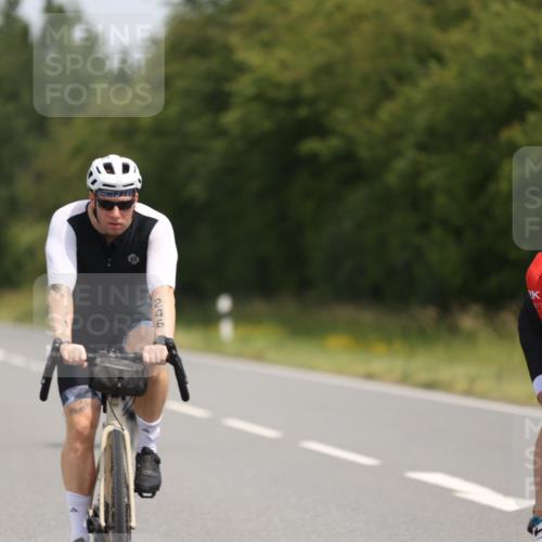 22.06.2025 - Viking Triathlon Yannick Fuchs http://msf.ph/oto/8098403 22.06.2025 12:01:19 Radfahren 63, 246, 406, 467, 491, 551 meine-sportfotos.de
