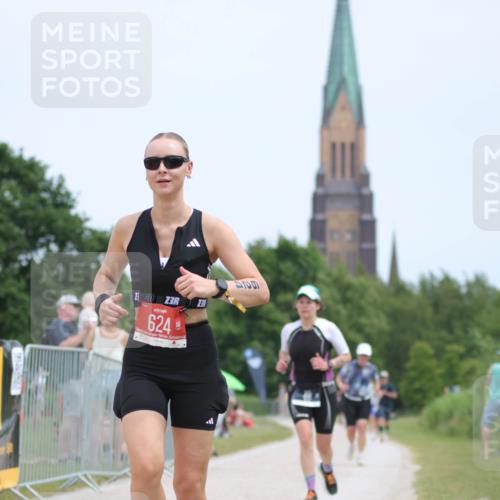 22.06.2025 - Viking Triathlon H.Heesch http://msf.ph/oto/8098450 22.06.2025 13:30:26 Laufen 58, 86, 624 meine-sportfotos.de