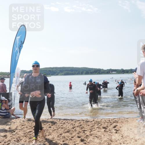 22.06.2025 - Viking Triathlon MichiJ http://msf.ph/oto/8098466 22.06.2025 10:43:20 Schwimmen 31, 109, 110, 115, 167, 257, 328, 483, 501 meine-sportfotos.de