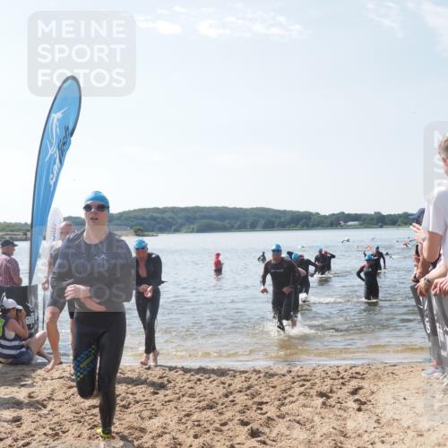 22.06.2025 - Viking Triathlon MichiJ http://msf.ph/oto/8098476 22.06.2025 10:43:20 Schwimmen 31, 109, 110, 115, 167, 257, 328, 483, 501 meine-sportfotos.de