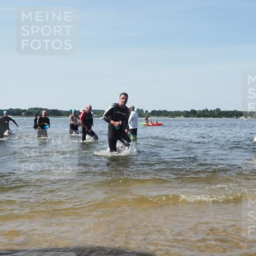 22.06.2025 - Viking Triathlon KatJ http://msf.ph/oto/8098580 22.06.2025 10:32:04 Schwimmen 63, 87, 193, 207, 214, 226, 271, 435, 449, 464, 488, 658 meine-sportfotos.de