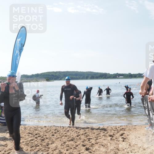 22.06.2025 - Viking Triathlon MichiJ http://msf.ph/oto/8098581 22.06.2025 10:43:22 Schwimmen 31, 109, 110, 115, 167, 257, 483, 501, 620 meine-sportfotos.de