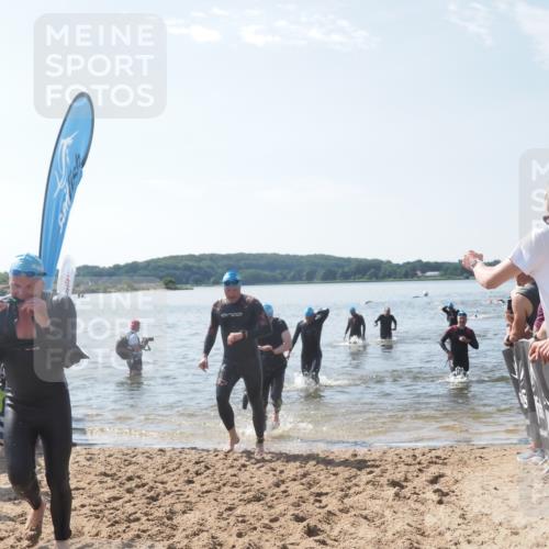 22.06.2025 - Viking Triathlon MichiJ http://msf.ph/oto/8098592 22.06.2025 10:43:22 Schwimmen 31, 109, 110, 115, 167, 257, 483, 501, 620 meine-sportfotos.de