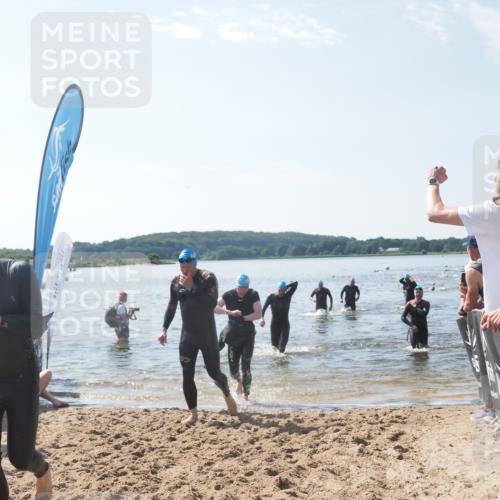 22.06.2025 - Viking Triathlon MichiJ http://msf.ph/oto/8098614 22.06.2025 10:43:22 Schwimmen 31, 109, 110, 115, 167, 257, 483, 501, 620 meine-sportfotos.de