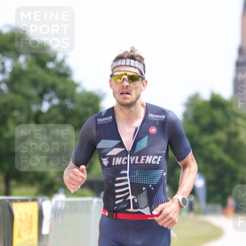 22.06.2025 - Viking Triathlon H.Heesch http://msf.ph/oto/8098726 22.06.2025 12:37:00 Laufen 557 meine-sportfotos.de