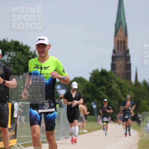 22.06.2025 - Viking Triathlon H.Heesch http://msf.ph/oto/8098772 22.06.2025 13:15:15 Laufen 29, 81, 134, 228, 232, 365 meine-sportfotos.de