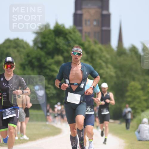 22.06.2025 - Viking Triathlon H.Heesch http://msf.ph/oto/8098781 22.06.2025 13:15:18 Laufen 29, 81, 134, 228, 232, 365 meine-sportfotos.de