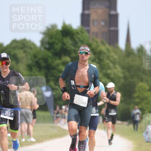 22.06.2025 - Viking Triathlon H.Heesch http://msf.ph/oto/8098791 22.06.2025 13:15:19 Laufen 29, 81, 134, 228, 232, 365 meine-sportfotos.de