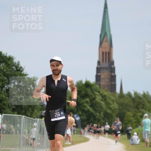 22.06.2025 - Viking Triathlon H.Heesch http://msf.ph/oto/8098843 22.06.2025 13:15:27 Laufen 81, 228, 265, 365 meine-sportfotos.de