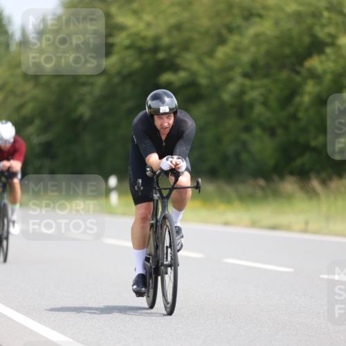 22.06.2025 - Viking Triathlon Yannick Fuchs http://msf.ph/oto/8098861 22.06.2025 12:02:18 Radfahren 51, 53, 178, 198, 401, 443, 526, 654 meine-sportfotos.de